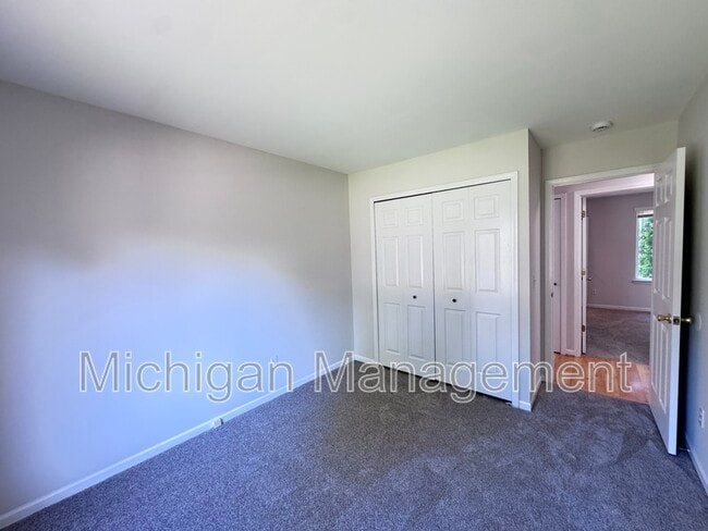 Building Photo - 173 Algansee Dr