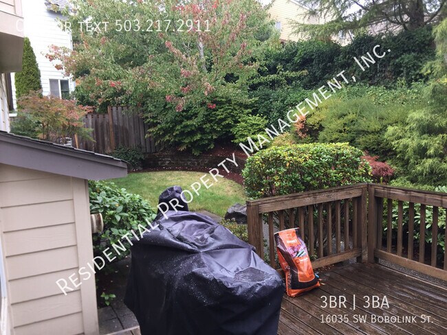 Building Photo - 16035 SW Bobolink St