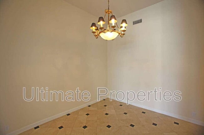 Building Photo - 11050 E Verbena Ln