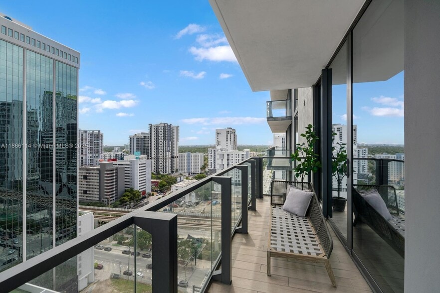 Building Photo - 88 SW 7th St