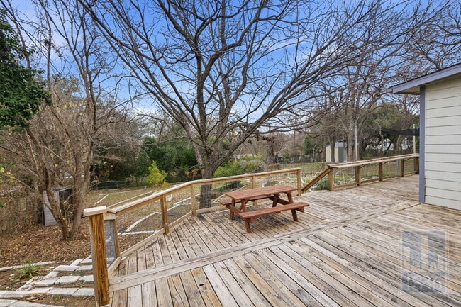 Building Photo - 2003 Tillery St