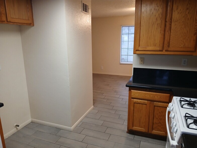 Building Photo - 38550 22nd St E