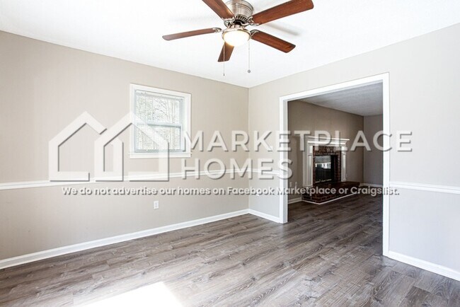 Building Photo - 3824 Cannon Dr
