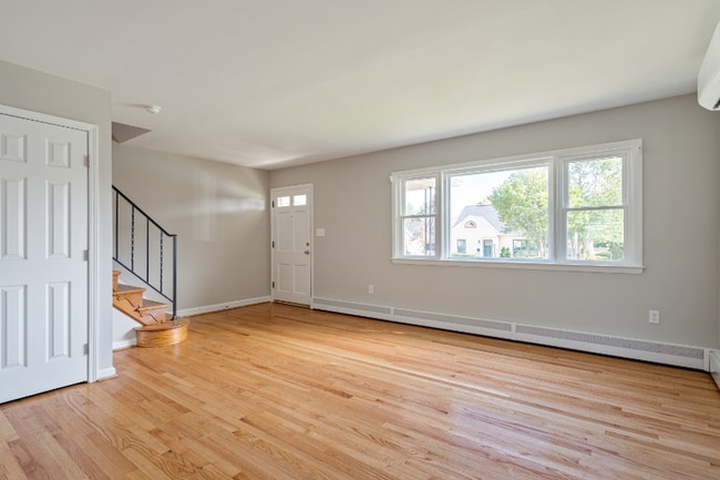 Building Photo - 707 Fairview Ave