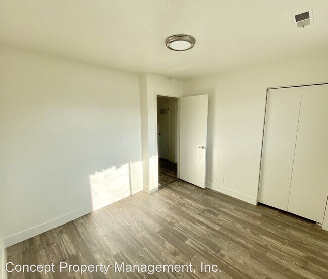 Building Photo - 2295 S 200 E