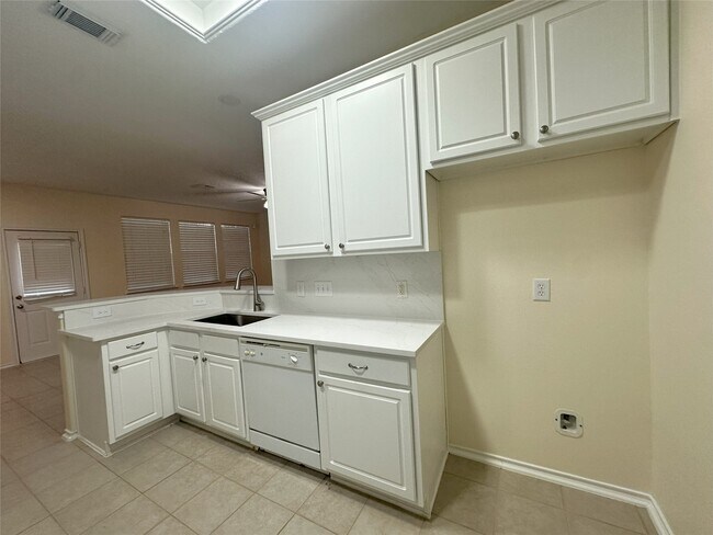 Primary Photo - 254 Liriope Ct