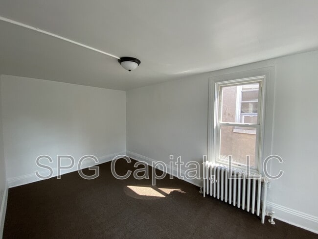 Building Photo - 220 W Jackson St