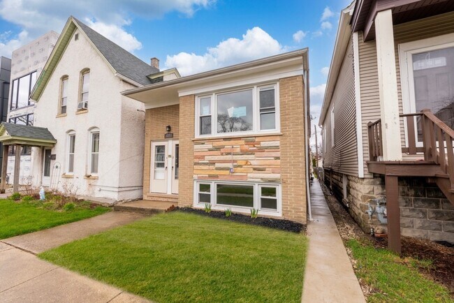 Building Photo - 1233 Kenilworth Ave