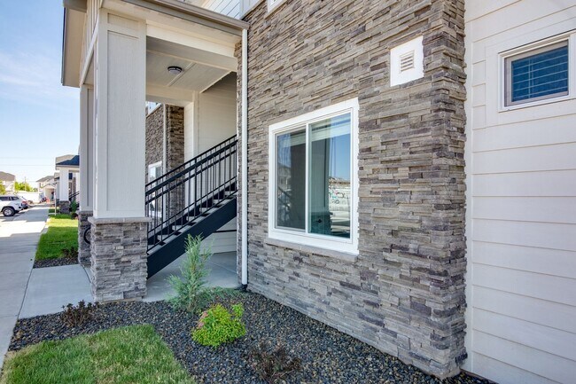 Building Photo - 2 Bedroom Apartments in Caldwell With Style, Convenience & Comfort!