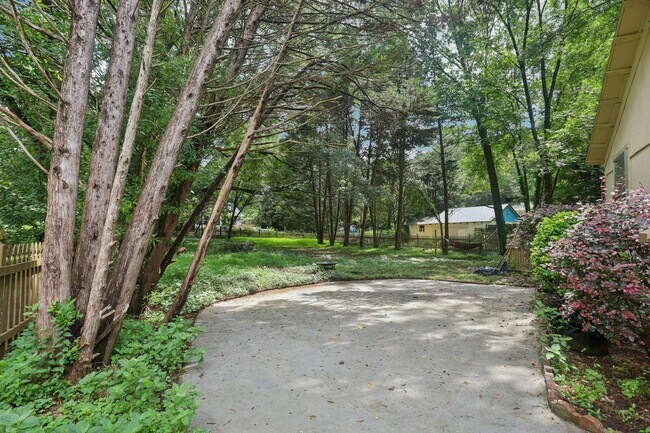 Building Photo - 1597 Frazier Rd