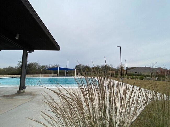 Building Photo - 425 Salt Springs Rd