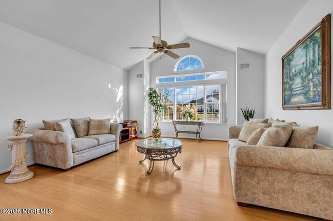 Building Photo - 6 Castile Ct