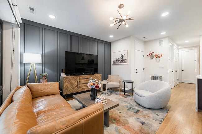 Building Photo - 1703 W Chicago Ave