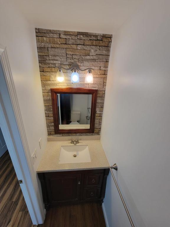 Building Photo - 515 Sheffield Ct