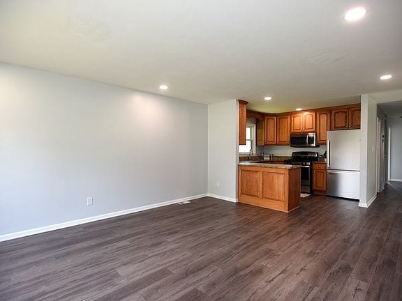 Building Photo - 2235 Wintergreen Loop S