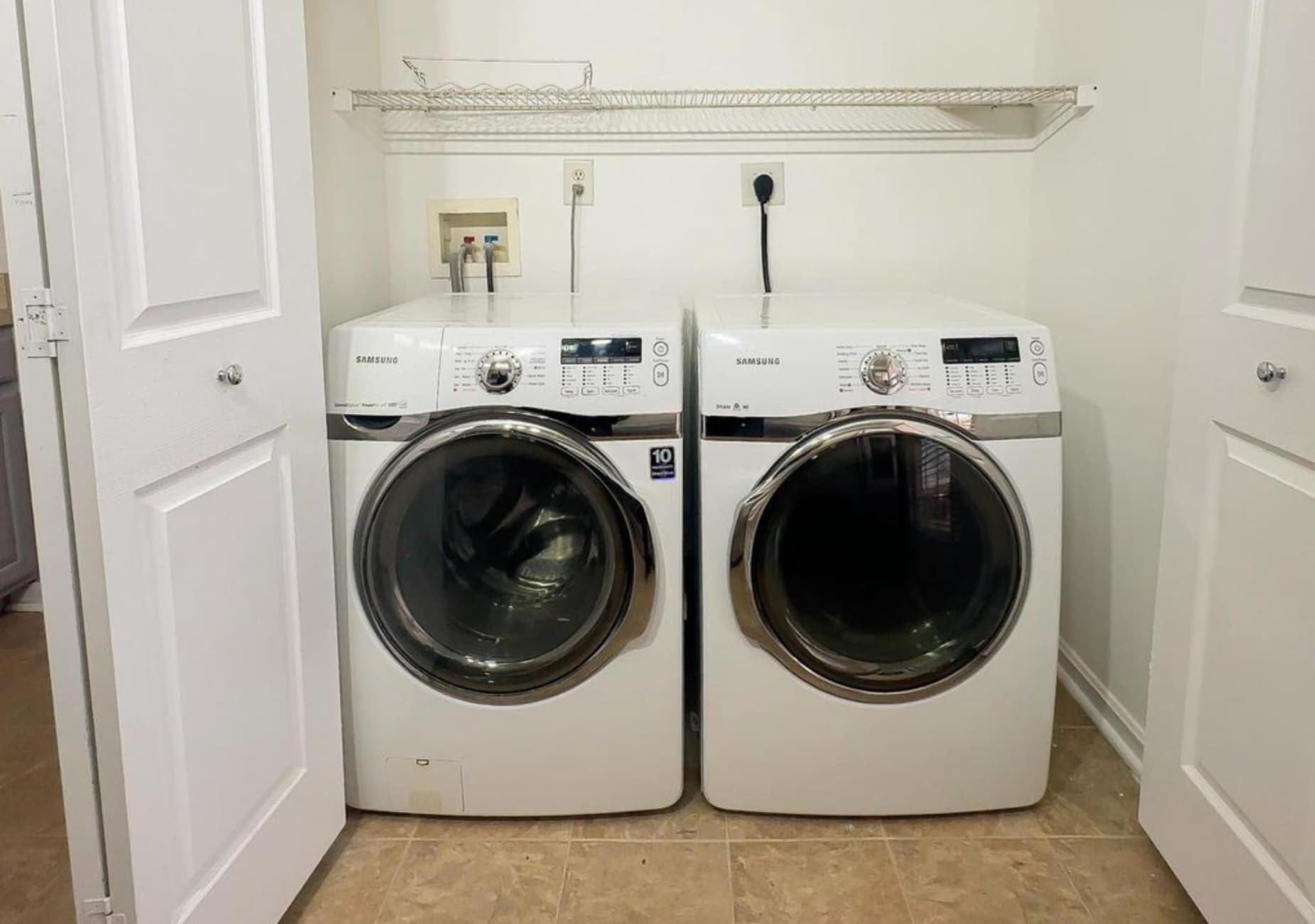 Washing machine & Dryer - 8153 Telegraph Rd