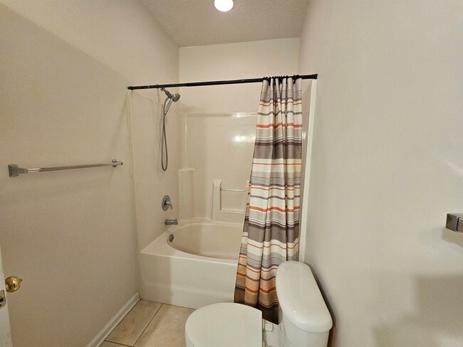 Building Photo - 5840 Longwood Dr