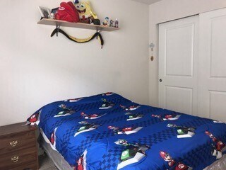 Building Photo - Large 4 bedroom home