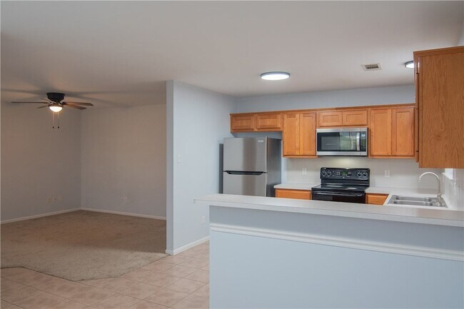 Building Photo - 1735 Rock Hollow Loop