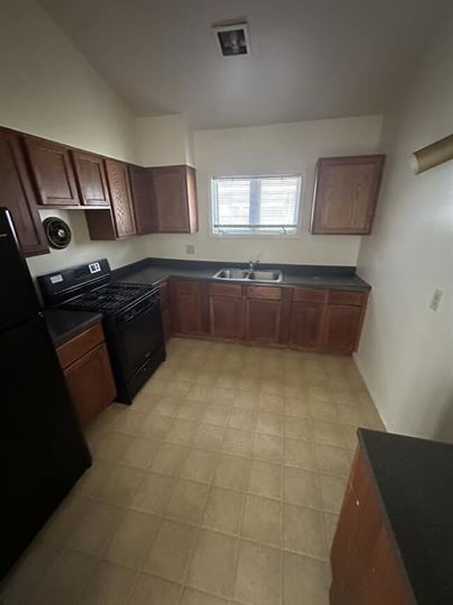 Building Photo - 1507 Fairway Dr