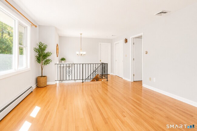 Building Photo - 677 Woodtick Rd