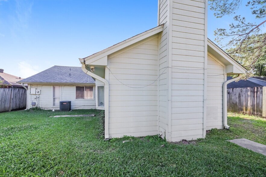 Building Photo - 12335 Kings Chase Dr