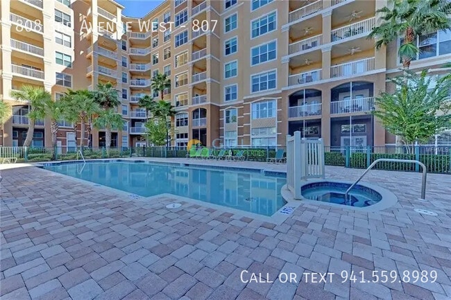 Building Photo - 808 3rd Ave