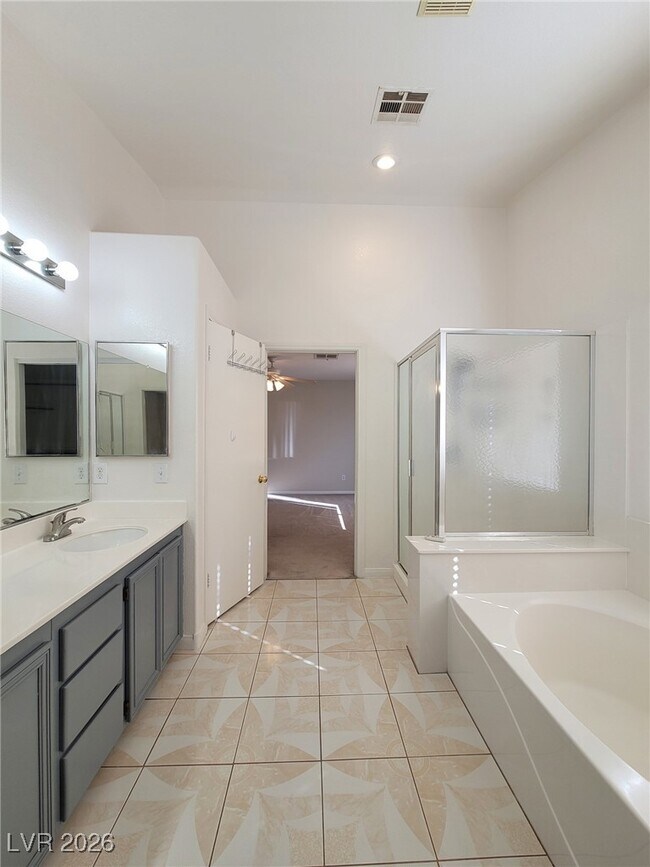 Building Photo - 9497 Rainfall Ave