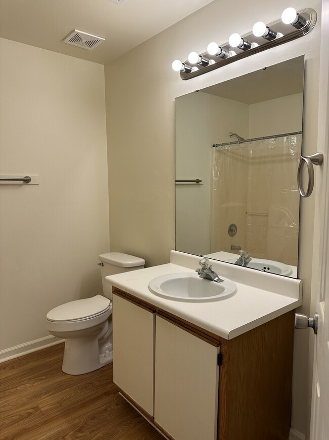 Building Photo - 4406 McClelland Dr
