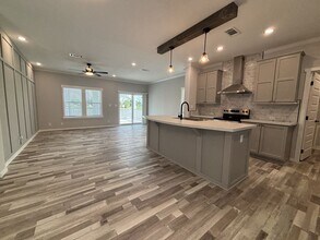 Building Photo - 19419 Tarpon Woods Ct