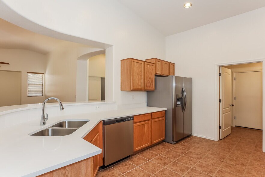 Building Photo - 7406 W Superior Ave