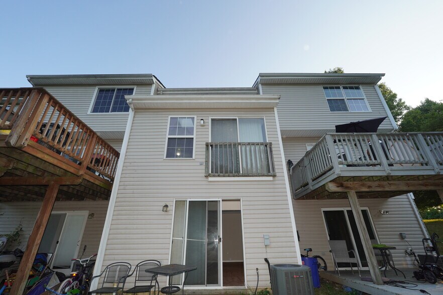 Building Photo - 7480 Catterick Ct
