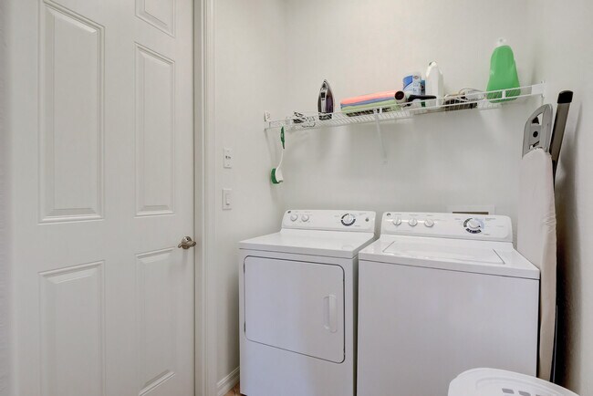 Building Photo - 8760 Melosia St