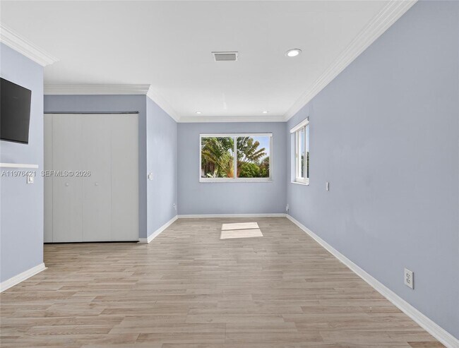 Building Photo - 1008 Highland Meadows Dr