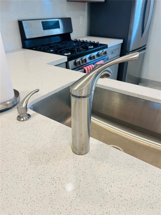 Building Photo - 1729 N 16th Ct