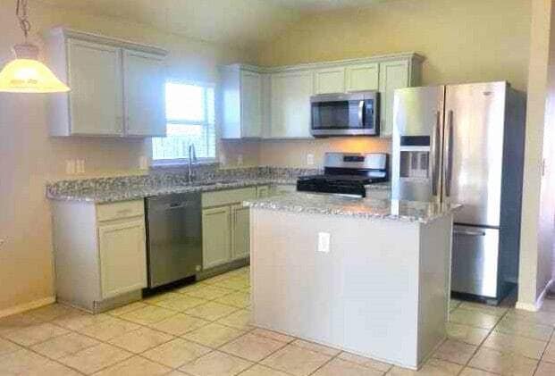 Building Photo - 1319 Periwinkle Dr