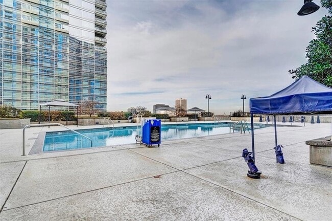 Building Photo - 400 W Peachtree St NW