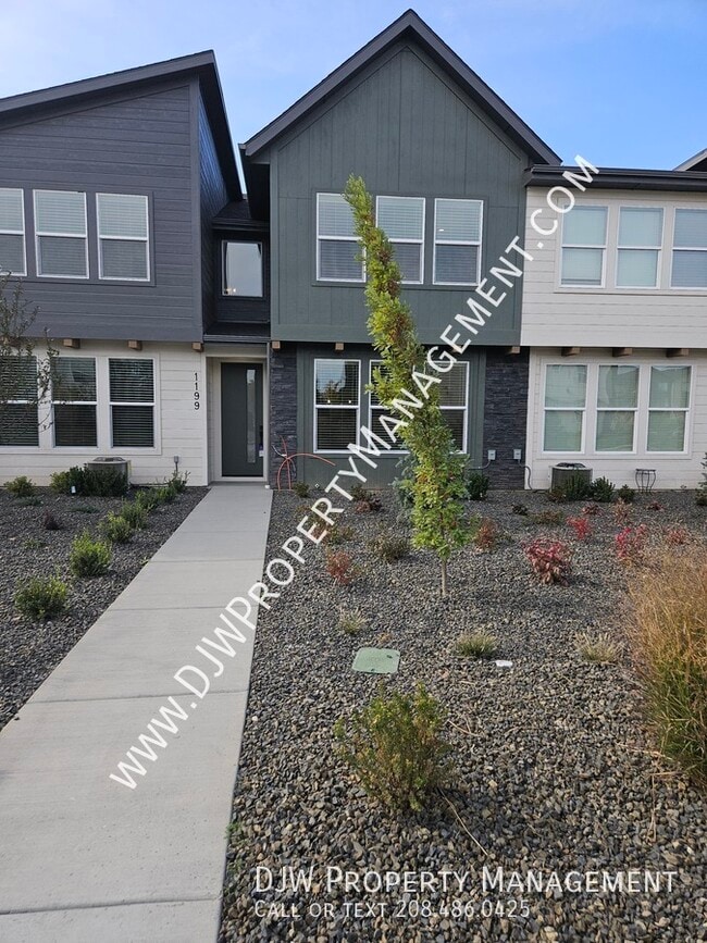 Building Photo - 1199 N Webb Wy