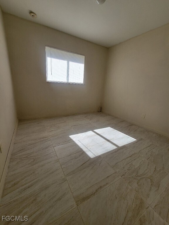 Building Photo - 862 Holmes Ave