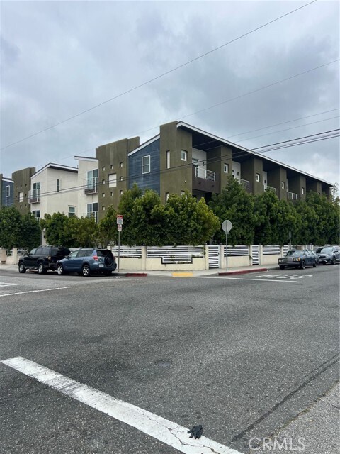 Building Photo - 13804 Cordary Ave