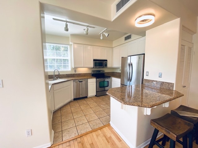 Building Photo - 350 K St