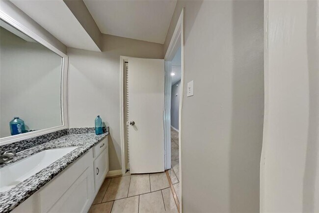 Building Photo - 3807 Wood Stone Walk Dr