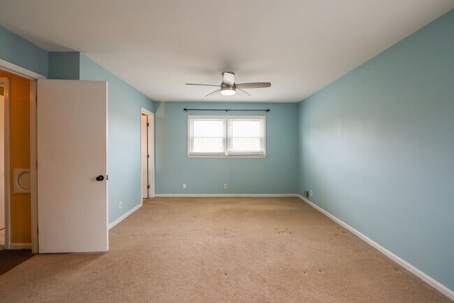 Building Photo - BEAUTIFUL CAPE COD IN BLUEGRASS ESTATES