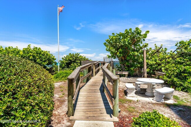 Building Photo - 1125 Jimmy Buffett Mem Hwy