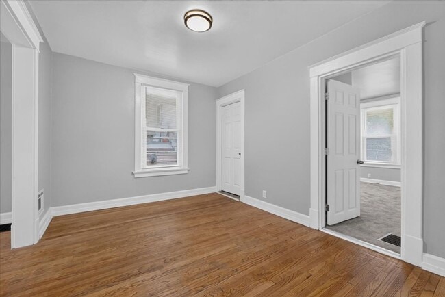 Building Photo - 6737 Plateau Ave