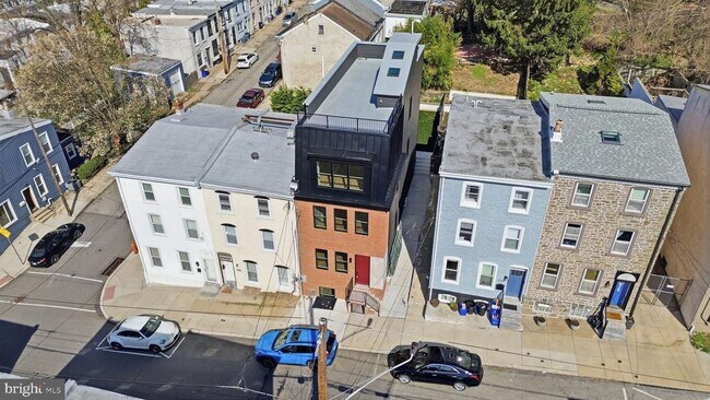 Building Photo - 222 Hermitage St