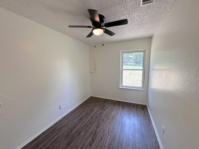 Building Photo - 5408 Helmick Ave