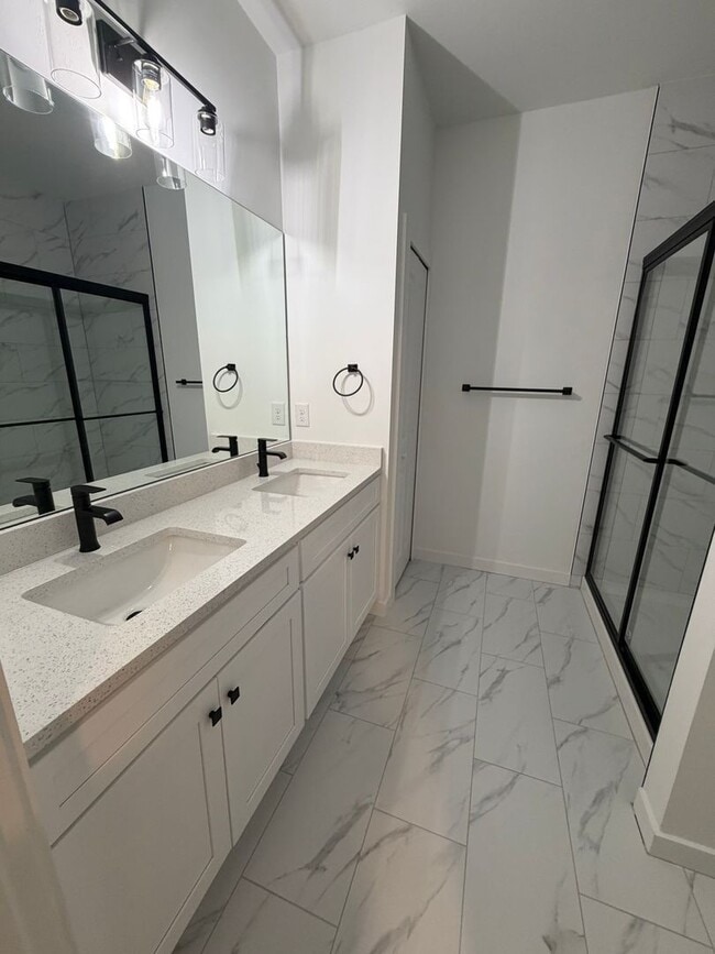 Building Photo - 1117 Abrams Blvd