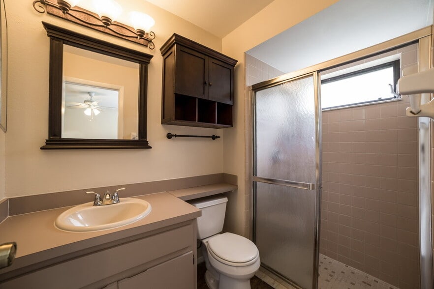 Building Photo - 1029 Wainright Dr