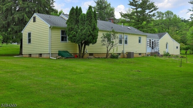 Building Photo - 1496 Washington Valley Rd